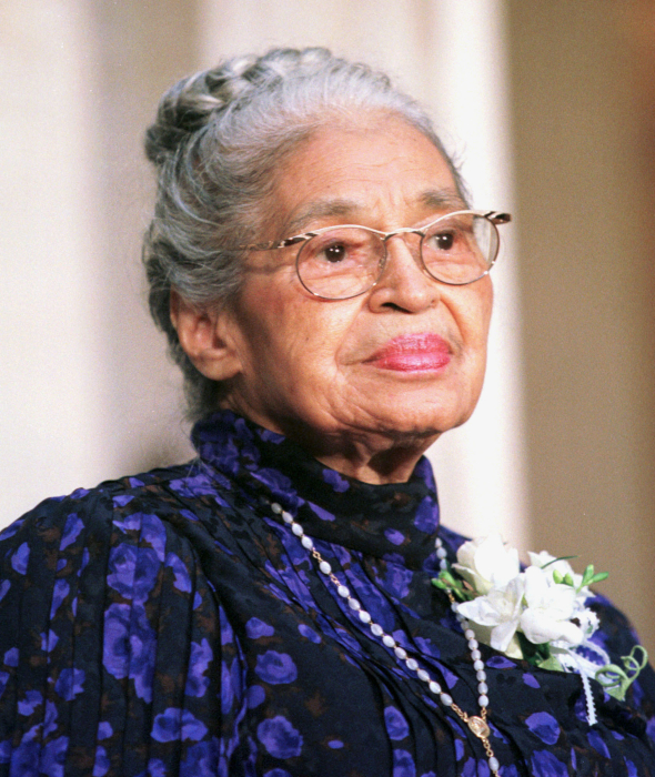 Rosa Parks, 1999 (bei der Verleihung der Medaille des US-Kongresses)